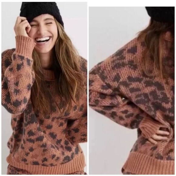 aerie Sweaters - Aerie Oversized Leopard Print Crewneck Pullover Sweater Size S